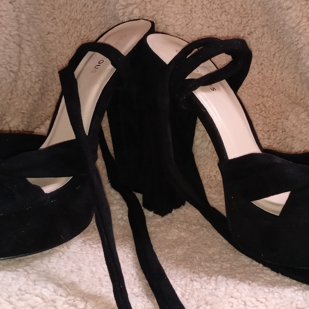 🏖️ Dollhouse platform heels